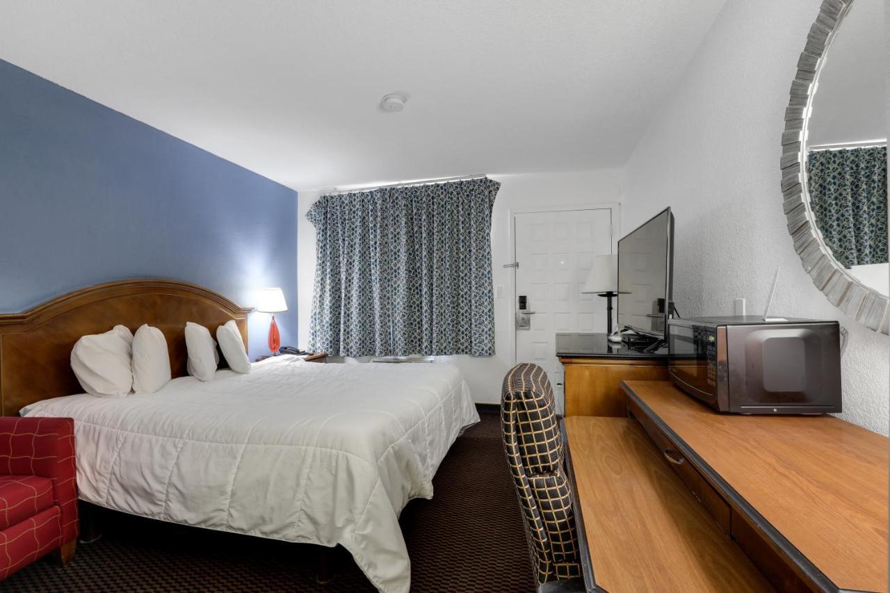 Hotel Days & By Wyndham 2*